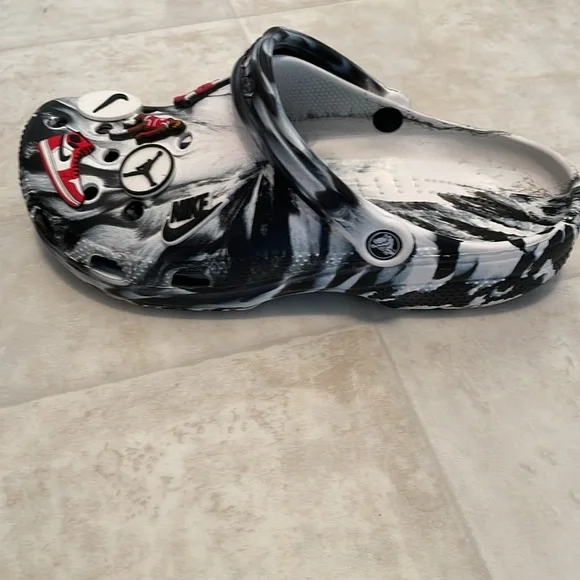 Crocs Classic Clog men’s size 9 - Picture 9 of 16